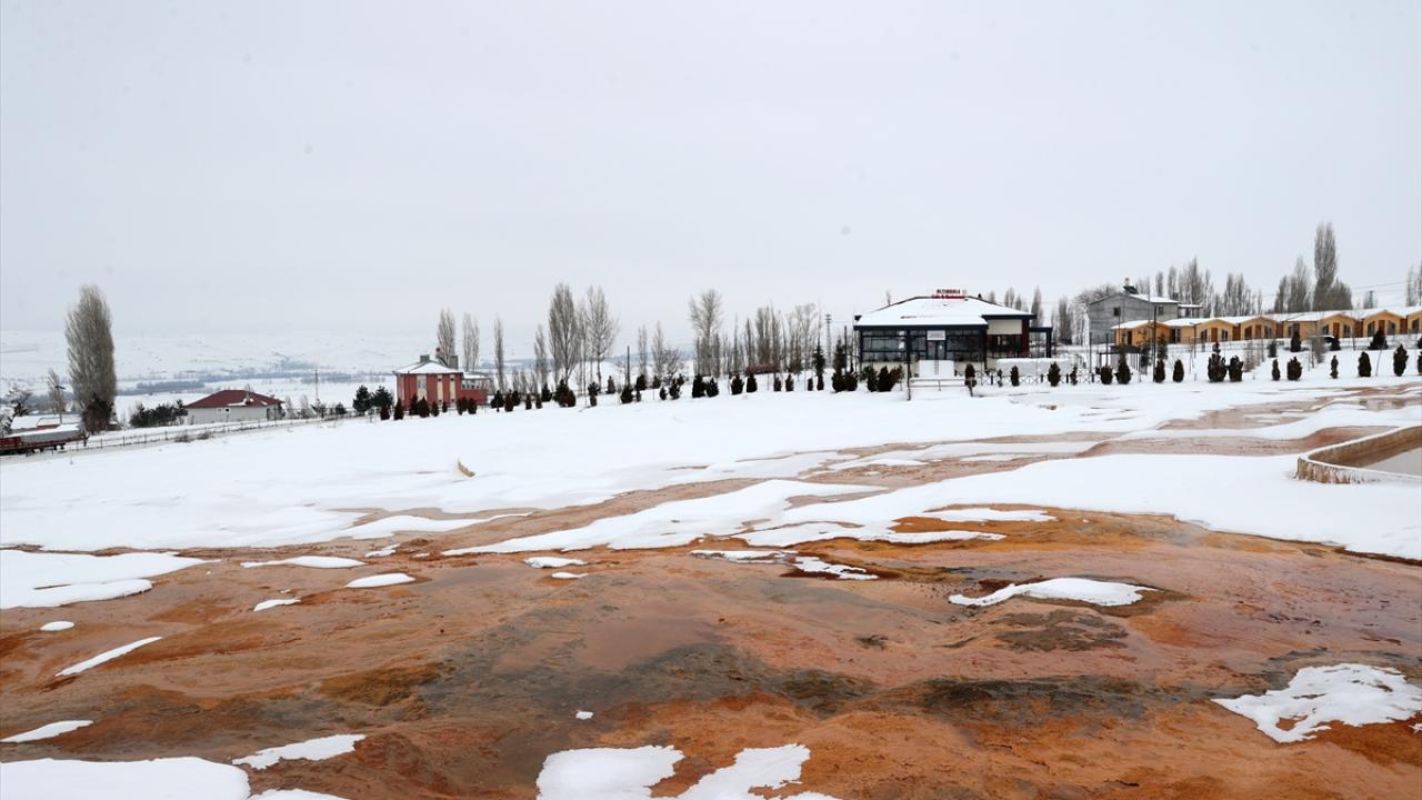 Foto - ‘Sivas'ın Pamukkale’si Altınkale, beyaz örtüyle kaplandı