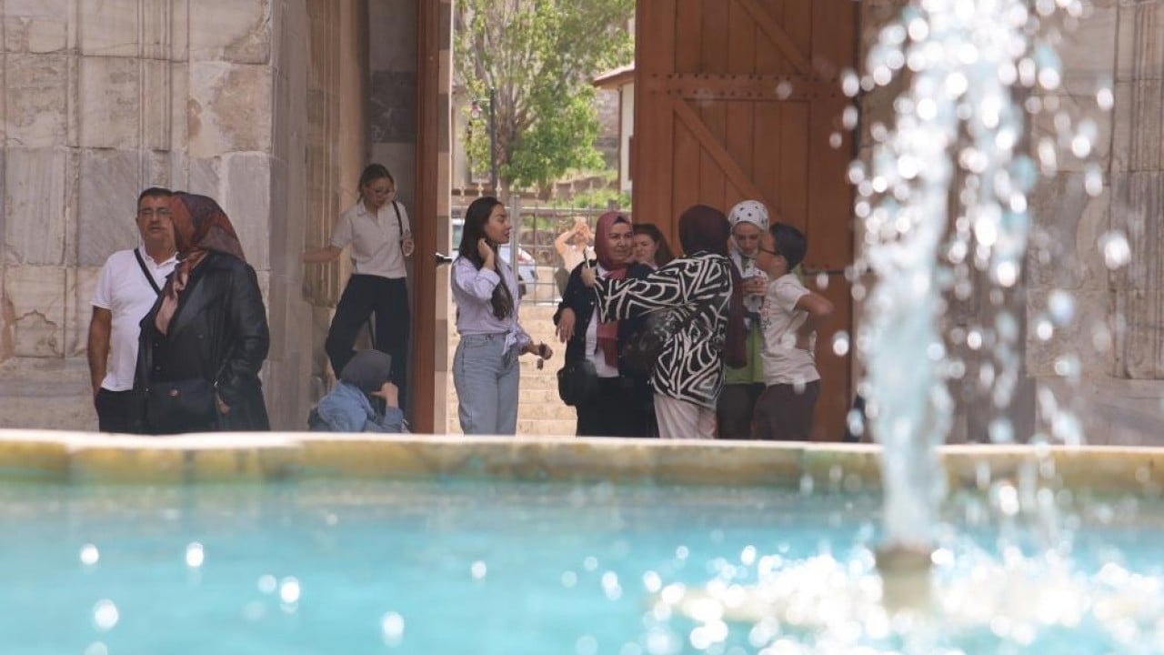 Foto - Sivas’ın simgesine yoğun ilgi 8 asırdır insanları kendine çekiyor