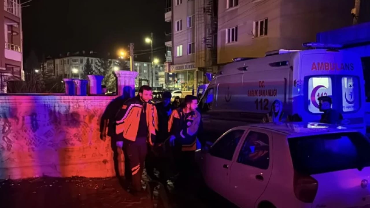 Foto - Sivas'ta aile faciası: 15 yaşındaki çocuk katliam yaptı!