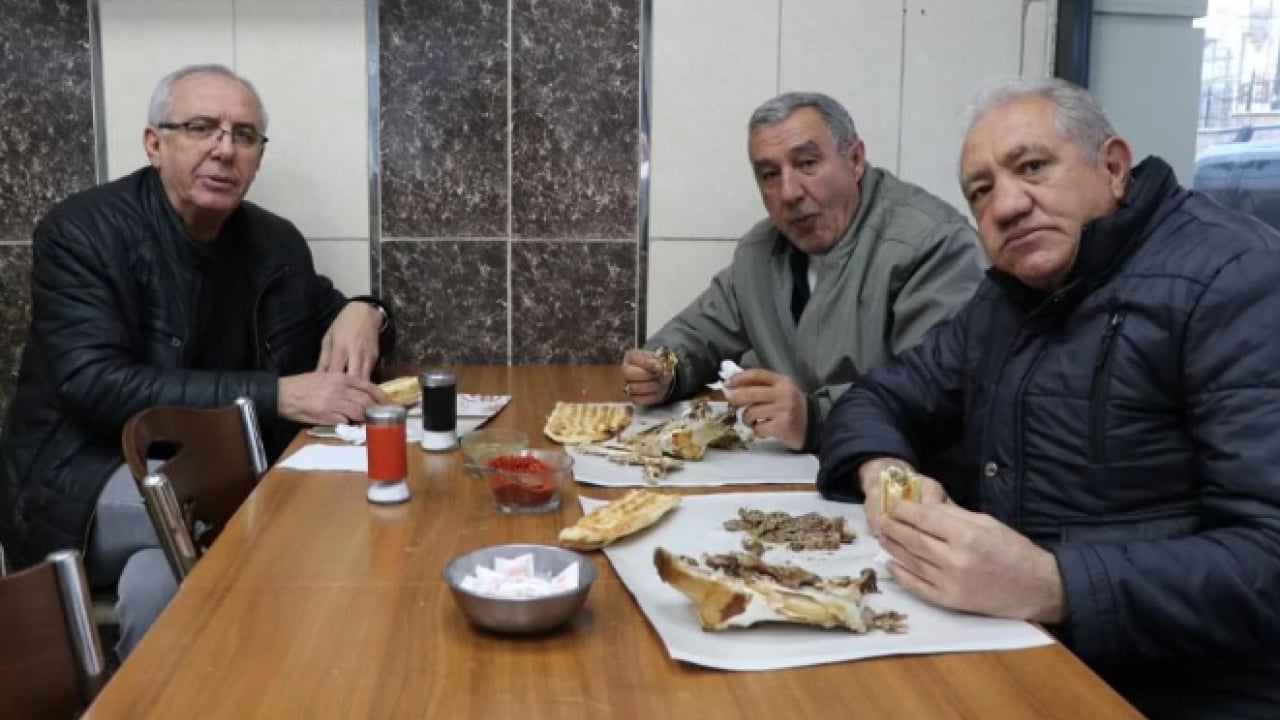 Foto - Sivas’ta farklı kahvaltı kültürü! Görüntüsü korkutuyor lezzeti bağımlılık yapıyor