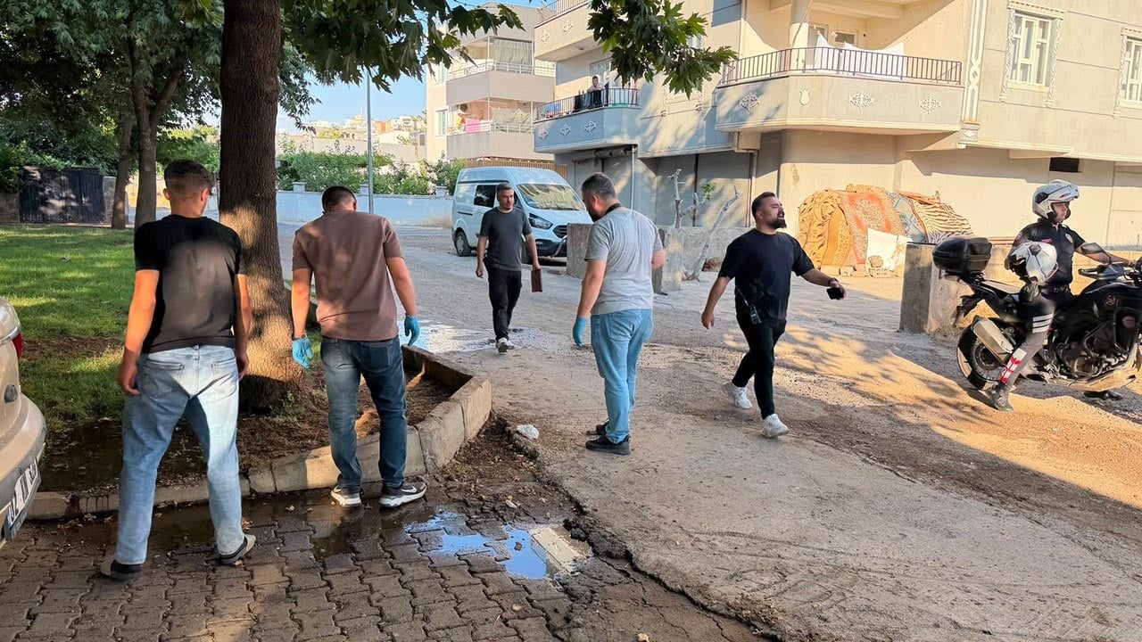 Siverek'te sokak ortasında infaz girişimi! Magandalar kurşun yağdırdı, 20 yaşındaki genç hastaneye kaldırıldı!