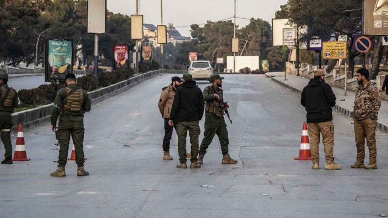 Foto - Sivillere 'uzak durun' çağrısı yapıldı! Operasyon başladı, teröristler o alçağı Halep'e getirdi