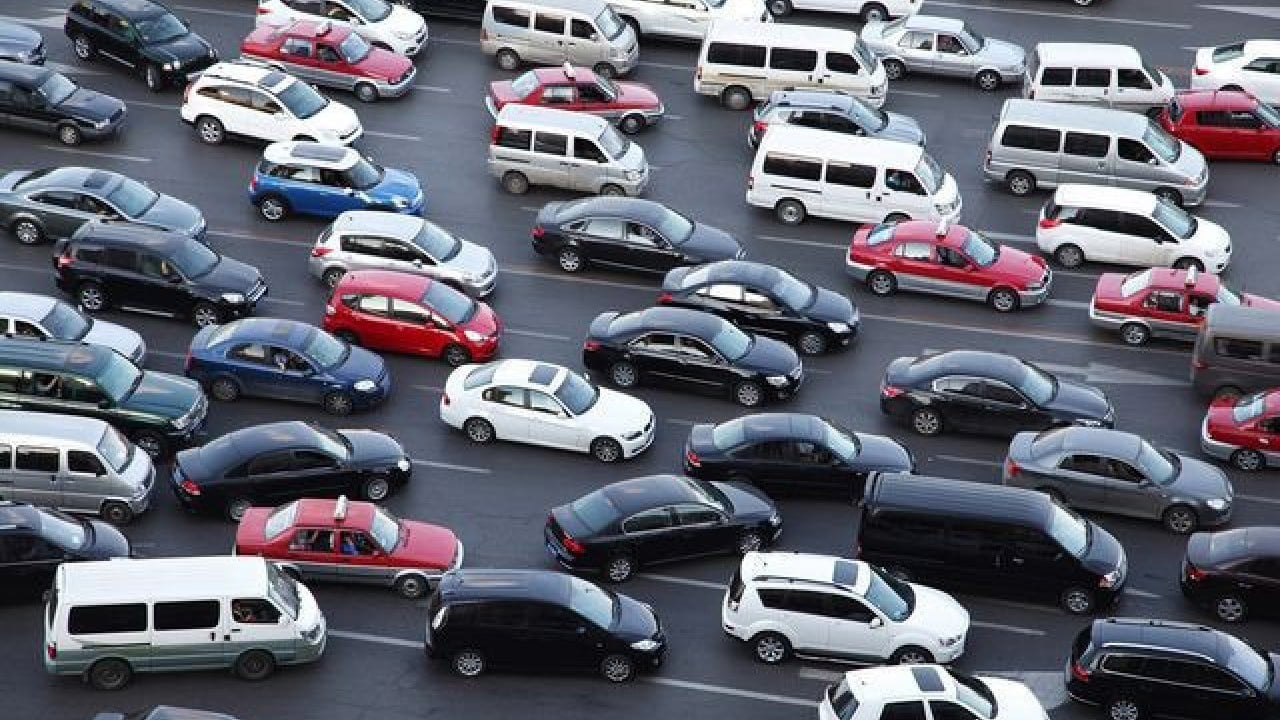 Foto - Siyah arabalar pazar günü bu ülkede yasak!