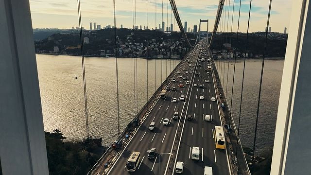 Foto - Siyah arabalar pazar günü bu ülkede yasak!