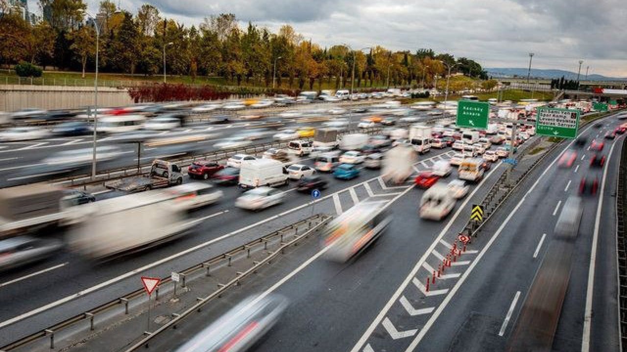 Foto - Siyah arabalar pazar günü bu ülkede yasak!