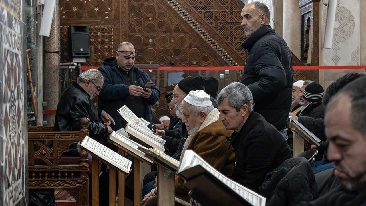 Foto - Siyonist abluka son buldu! Mescid-i Aksa ibadete açıldı