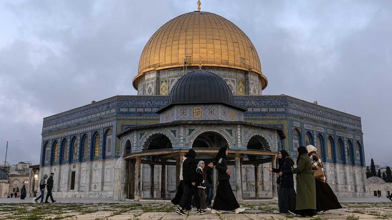 Foto - Siyonist abluka son buldu! Mescid-i Aksa ibadete açıldı