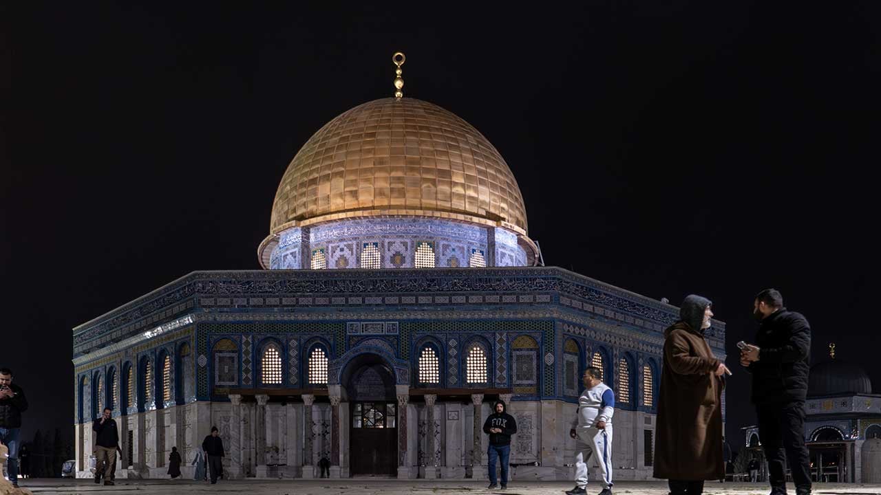 Foto - Siyonist abluka son buldu! Mescid-i Aksa ibadete açıldı