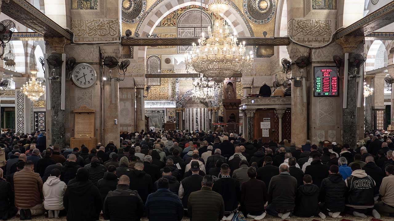 Foto - Siyonist abluka son buldu! Mescid-i Aksa ibadete açıldı