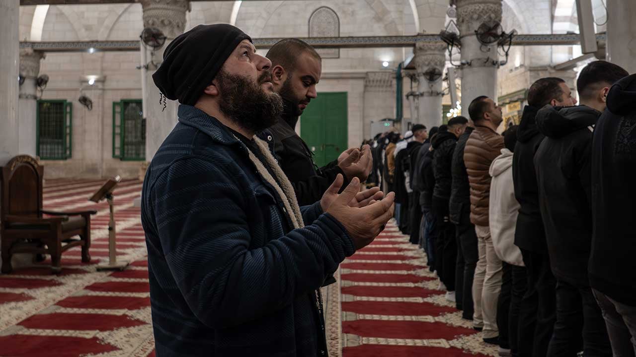 Foto - Siyonist abluka son buldu! Mescid-i Aksa ibadete açıldı