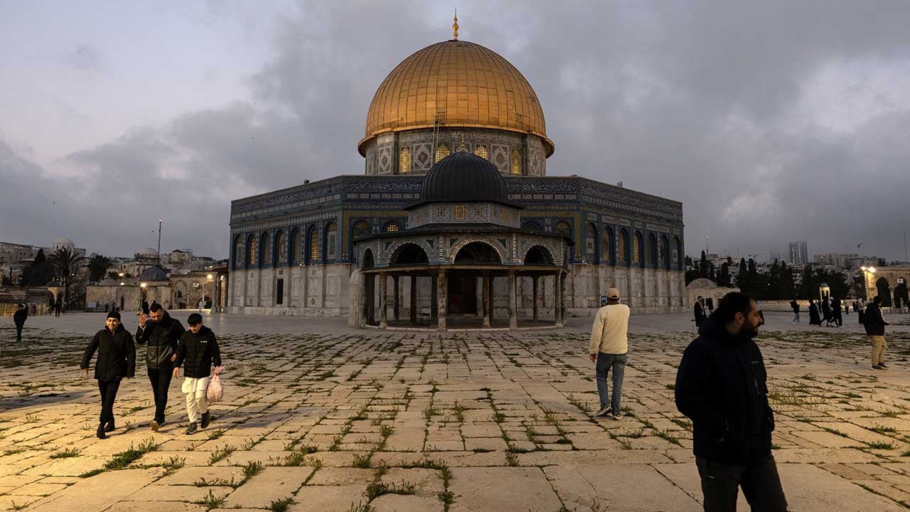 Foto - Siyonist abluka son buldu! Mescid-i Aksa ibadete açıldı