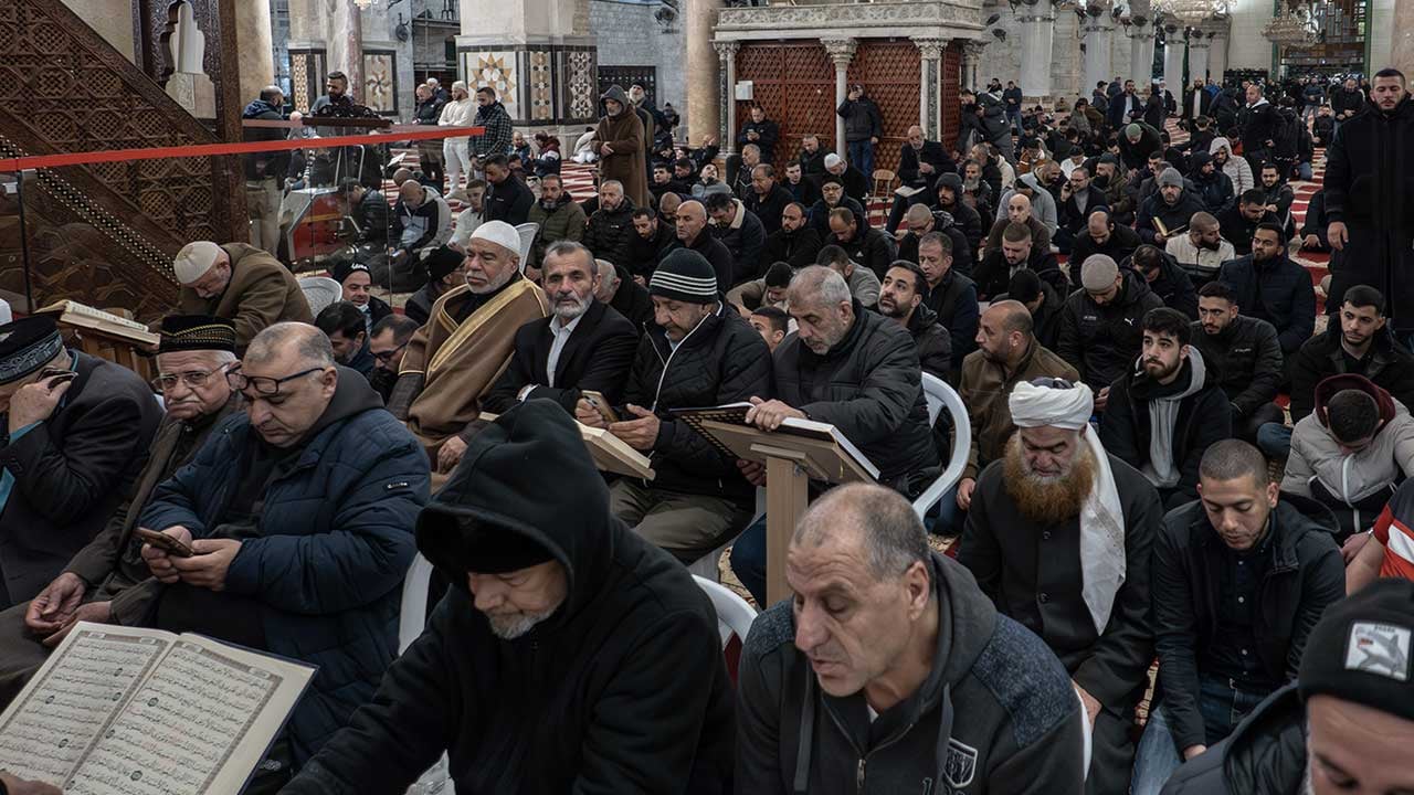 Foto - Siyonist abluka son buldu! Mescid-i Aksa ibadete açıldı