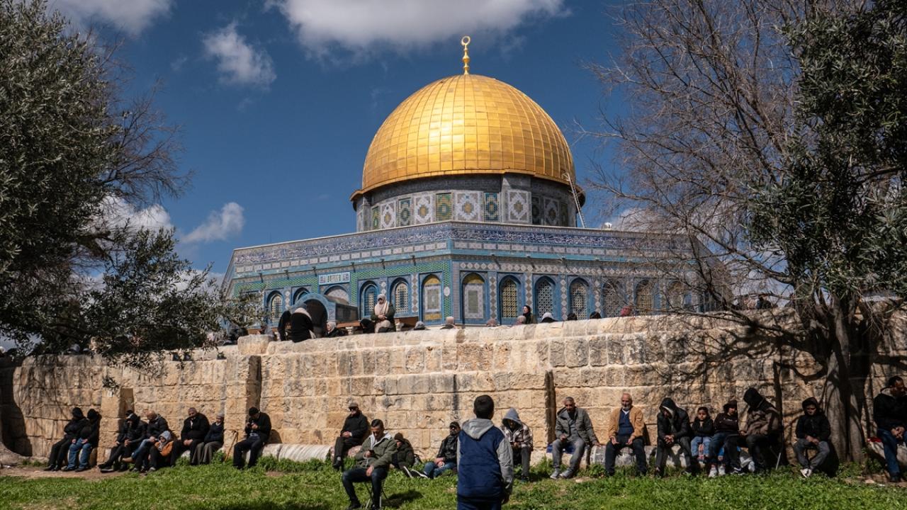 Foto - Siyonist İsrail’in engellemelerine rağmen Mescid-i Aksa’da doldu taştı! Ramazan’ın ikinci cumasında 100 bin kişi namaz kıldı