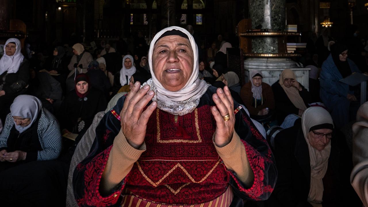 Foto - Siyonist İsrail’in engellemelerine rağmen Mescid-i Aksa’da doldu taştı! Ramazan’ın ikinci cumasında 100 bin kişi namaz kıldı