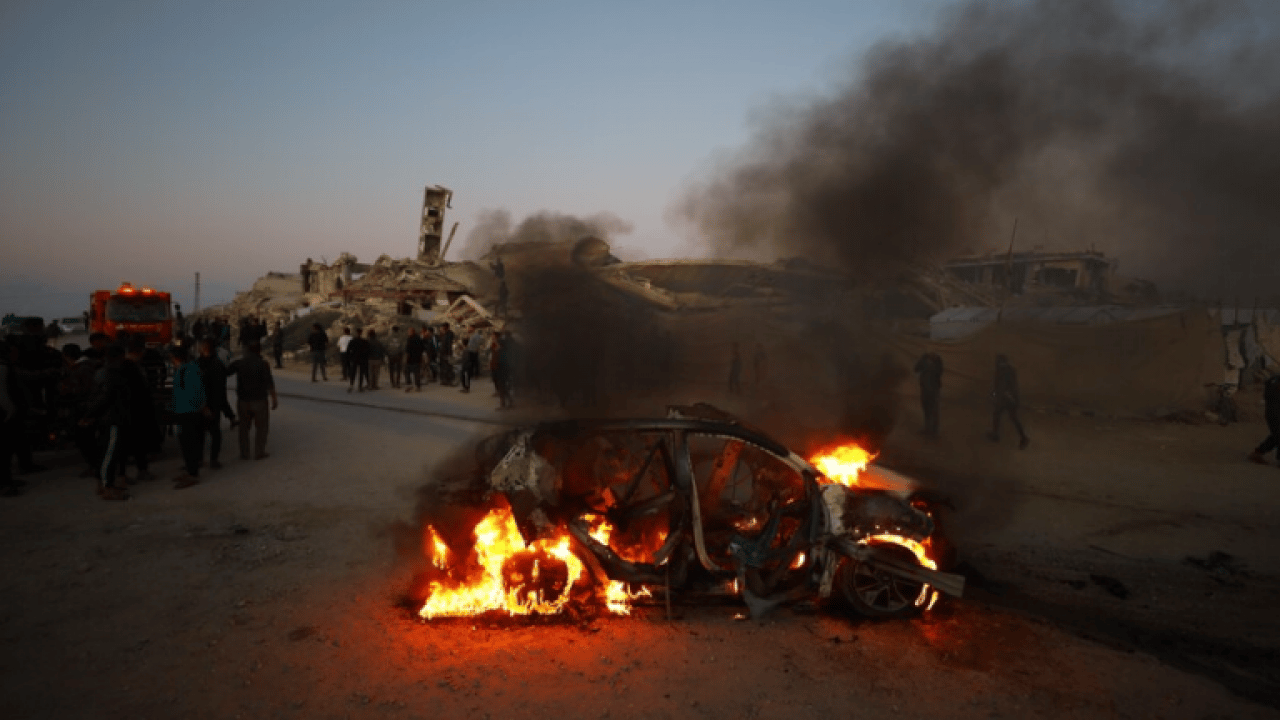 Siyonist katil terör devleti Gazze’yi hurdalığa çevirdi: Araçların yüzde seksenini yakıp yıktılar