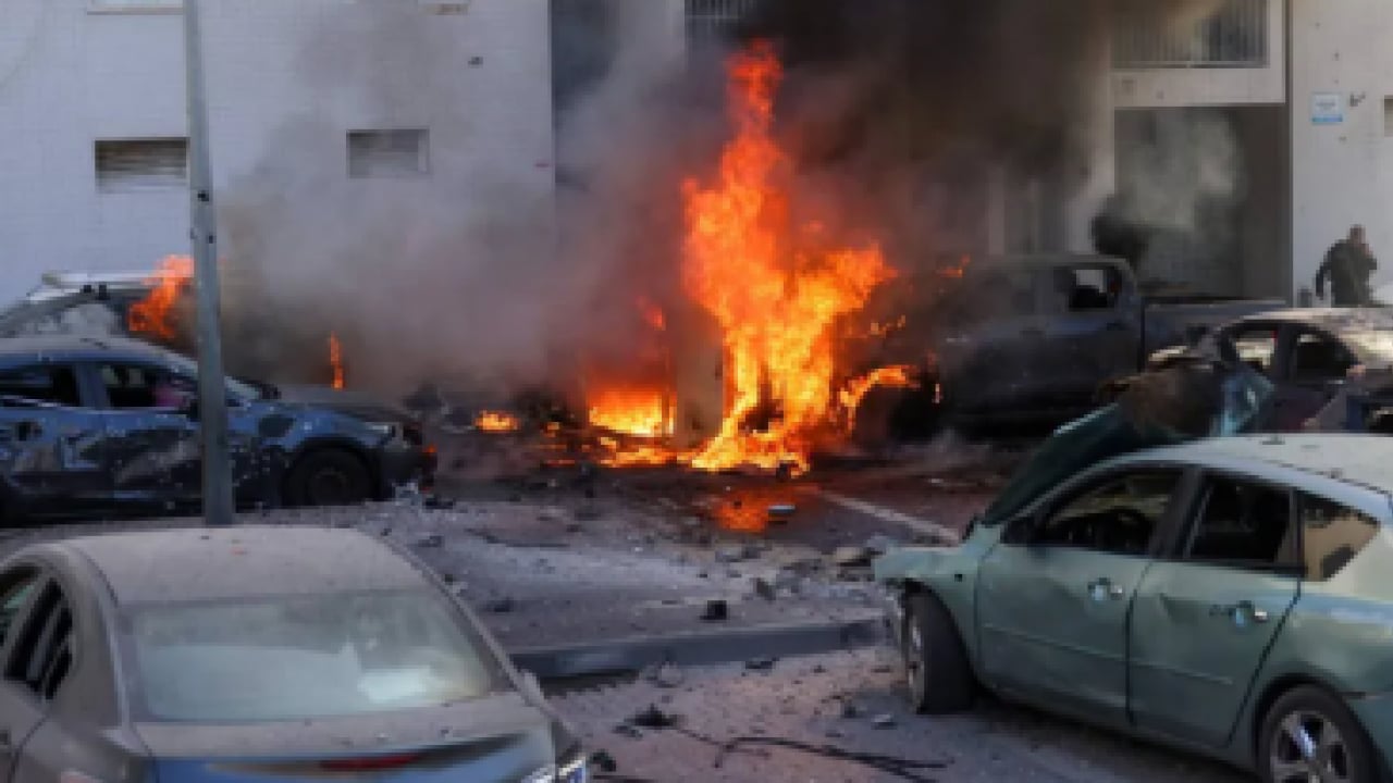 Foto - Siyonist katil terör devleti Gazze’yi hurdalığa çevirdi: Araçların yüzde seksenini yakıp yıktılar