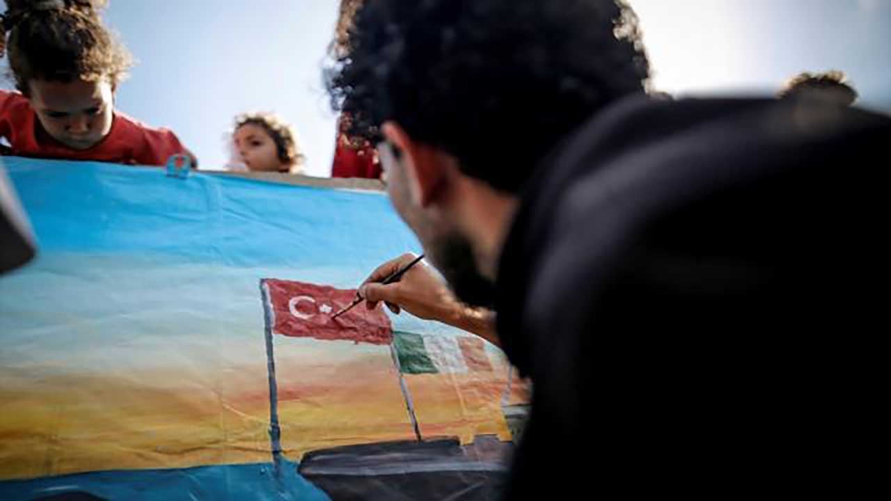 Foto - Siyonist korsanlığa karşı Gazze duvarlarından sanatlı haykırış!