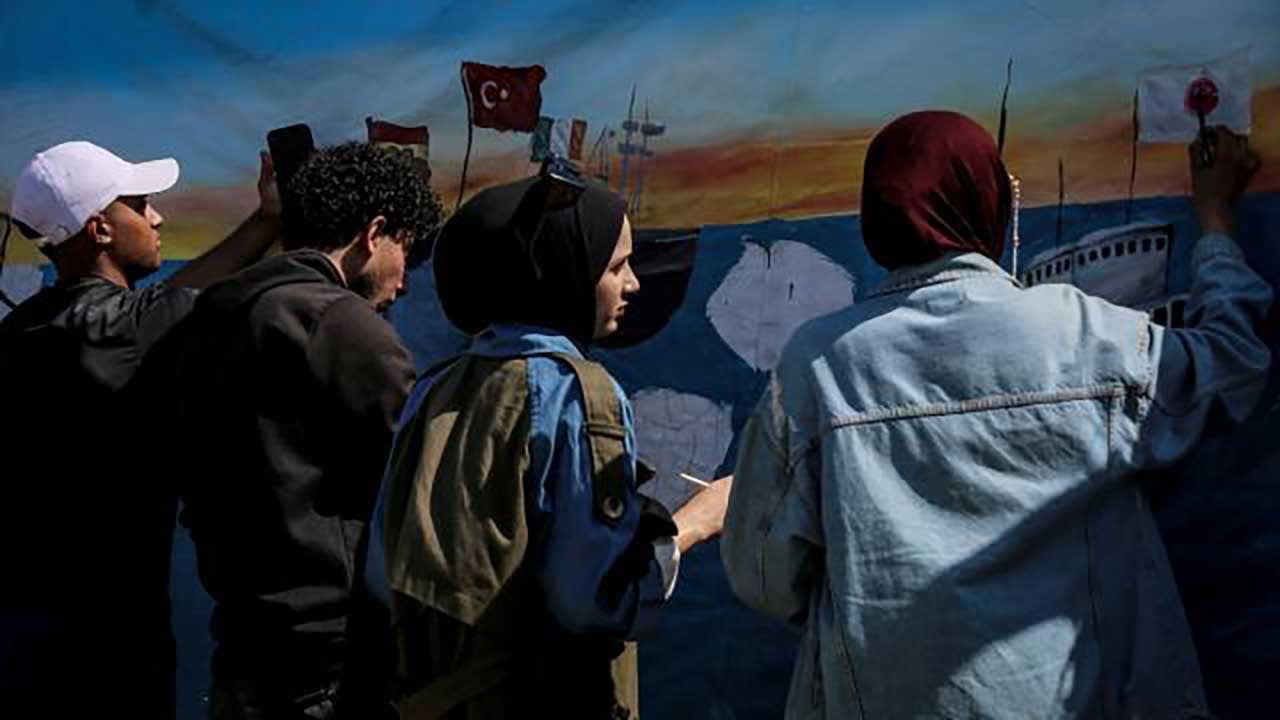 Foto - Siyonist korsanlığa karşı Gazze duvarlarından sanatlı haykırış!