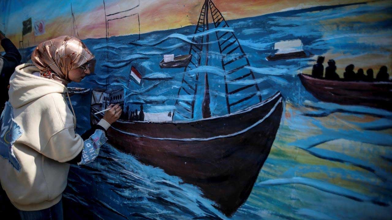 Foto - Siyonist korsanlığa karşı Gazze duvarlarından sanatlı haykırış!