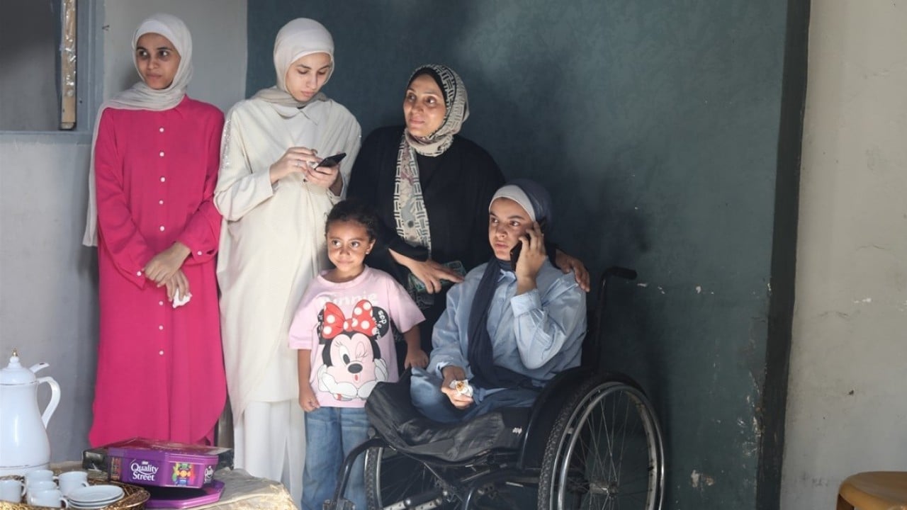 Foto - Siyonist mağduru Gazzeli Şirin’in üniversite sevinci! Ailesi ve bacakları yok ama umudu 