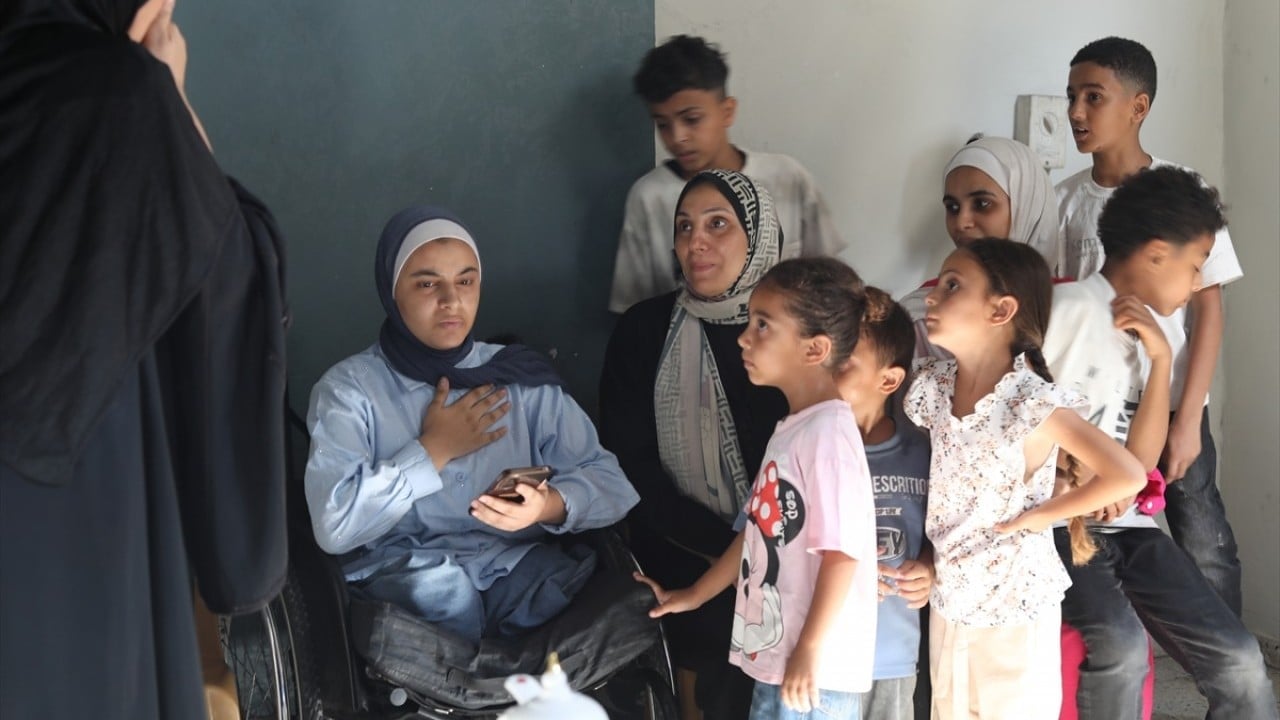 Foto - Siyonist mağduru Gazzeli Şirin’in üniversite sevinci! Ailesi ve bacakları yok ama umudu 
