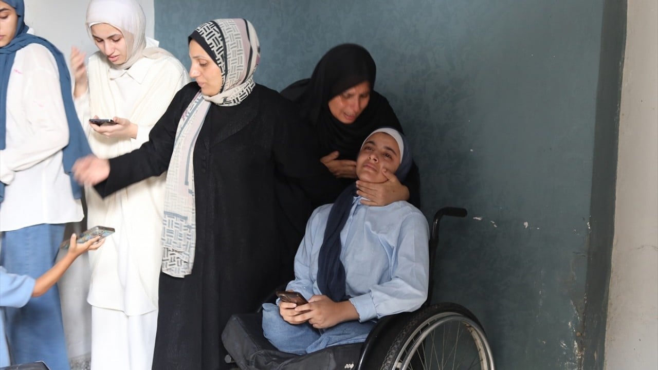 Foto - Siyonist mağduru Gazzeli Şirin’in üniversite sevinci! Ailesi ve bacakları yok ama umudu 