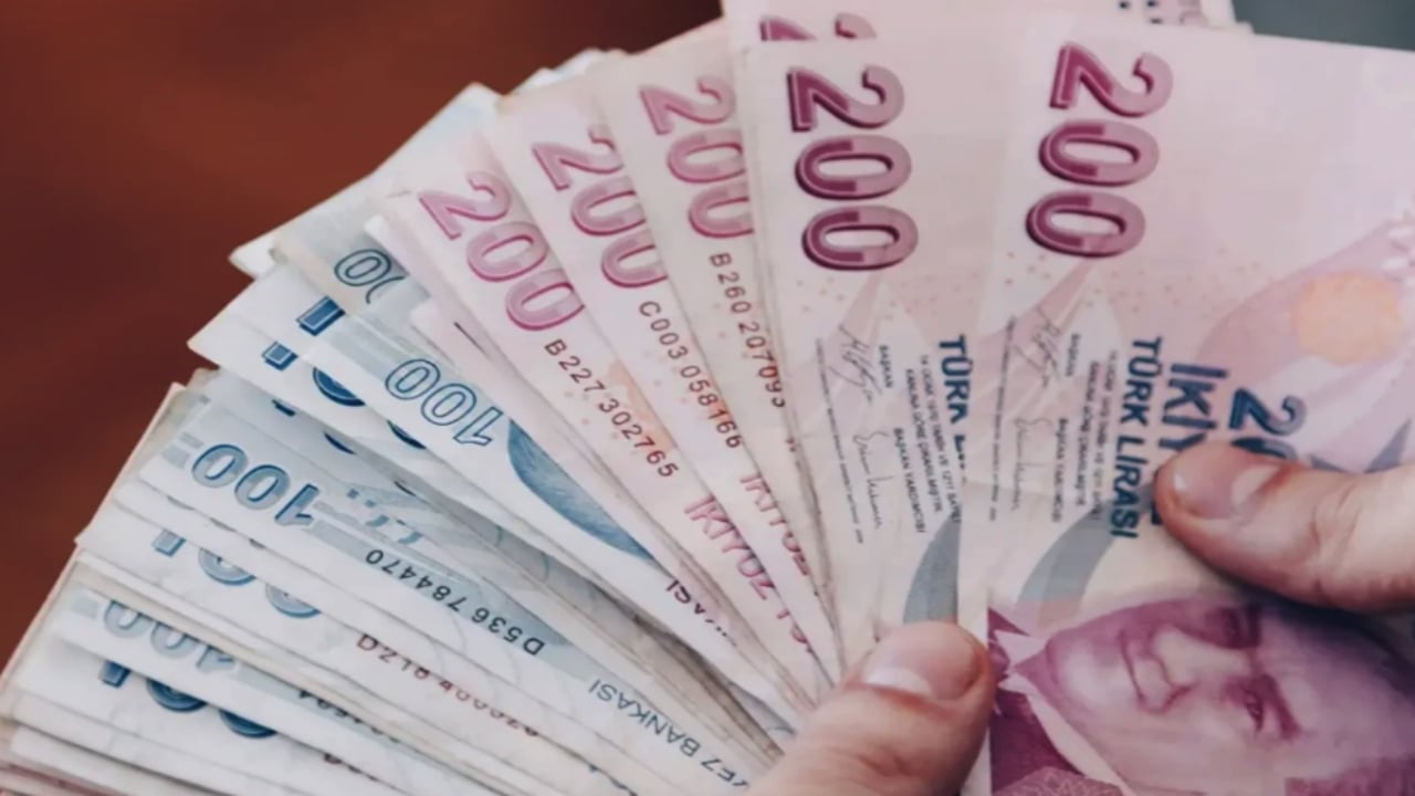 Siz de alabilirsiniz... Çift maaş almak için gereken şartlar belli oldu