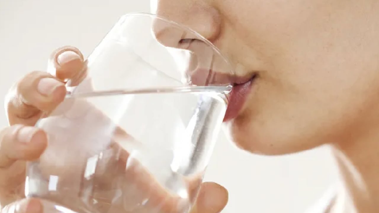 Foto - Sizi güne hazırlayan en iyi yöntem: Sabahları 2 bardak su içerseniz ne olur?