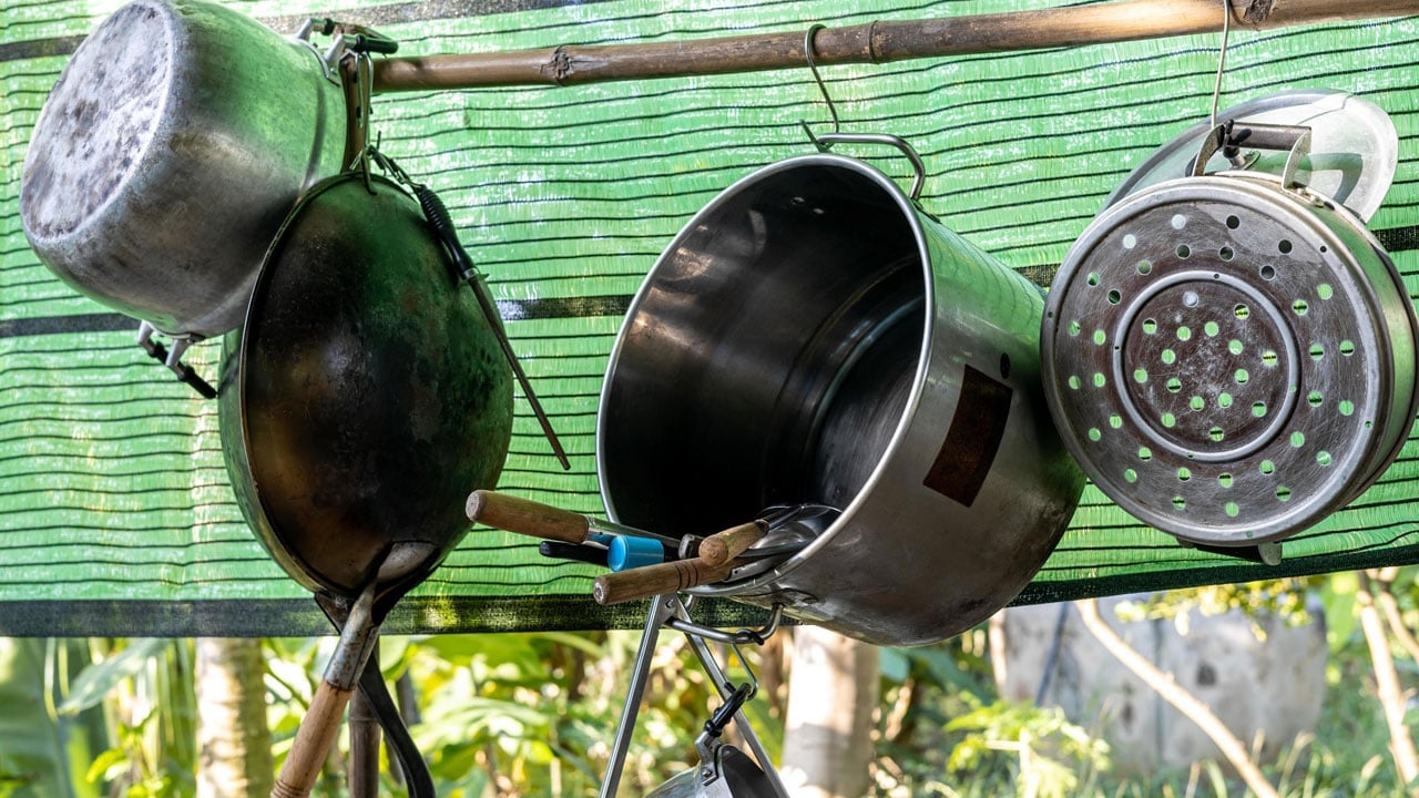Foto - Sizi zehirliyor olabilir! Evinizde bu tencereler varsa hemen çöpe atın