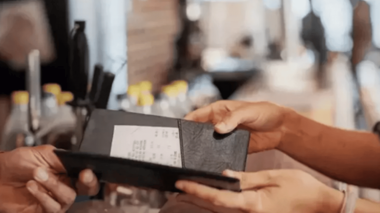 Foto - Sizin gibi esnaf olmaz olsun: Bir dilim limonun fiyatı isyan ettirdi!