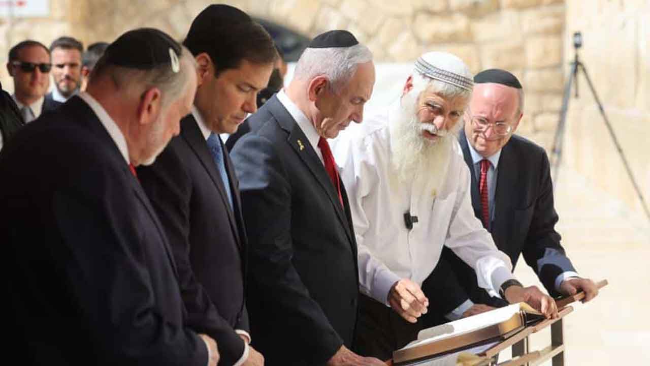 Foto - Skandal imzayı attı! İsrail resmen katıldı