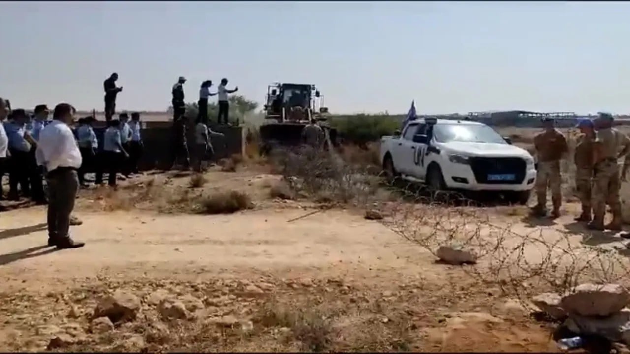 Foto - Skandal işgal girişimi: Askerler bölgeye gitti, Türk bayrağı göndere çekildi