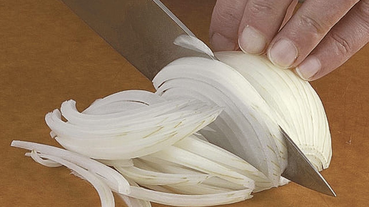 Foto - Soğan doğrarken gözyaşına son... Ne gözlüğe ne ekmeğe gerek yok!