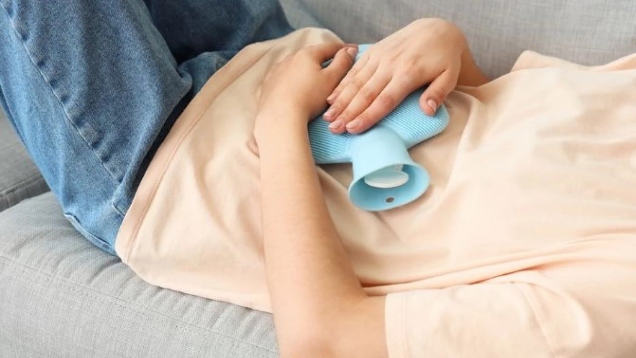 Foto - Soğuk havalar geldi çattı! İşte karın ağrısından kurtulmanın 4 doğal yöntemi