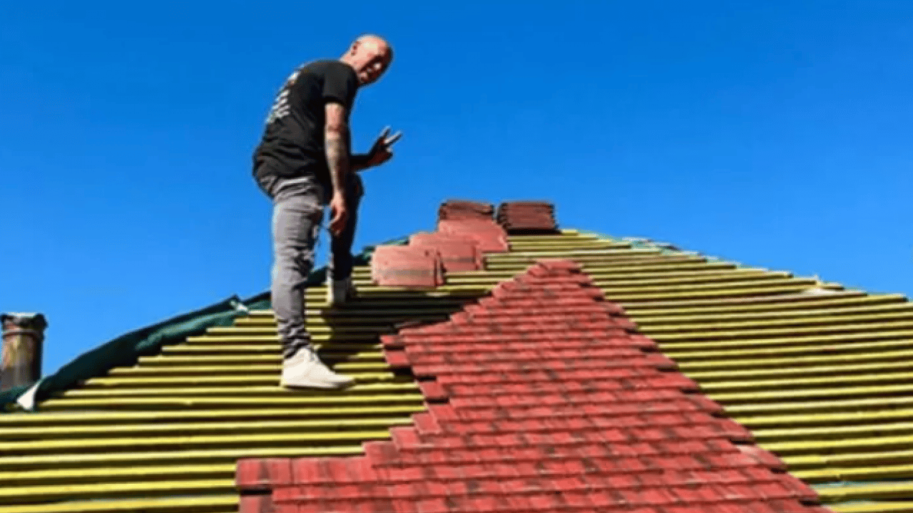 Foto - Şöhreti dünyaya yayılmıştı: Ünlü yıldız çatı ustası oldu!