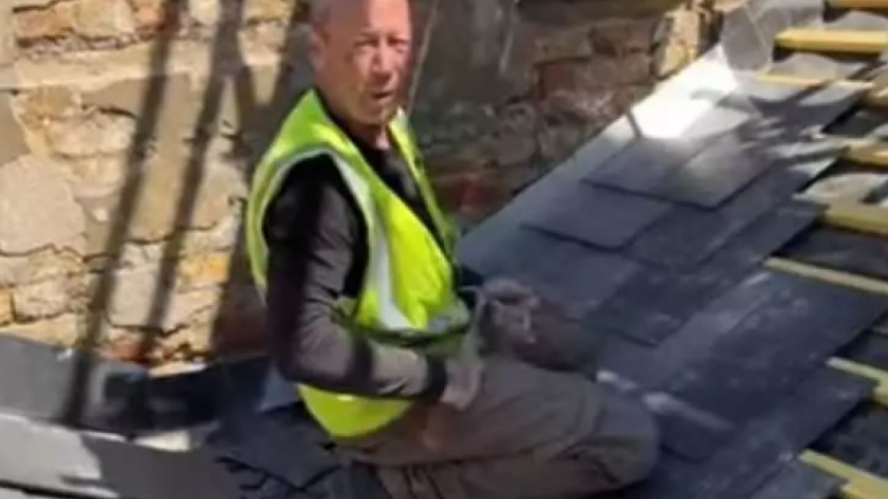 Foto - Şöhreti dünyaya yayılmıştı: Ünlü yıldız çatı ustası oldu!