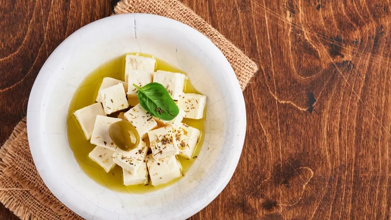 Foto - Beyaz peynirin üzerine 3 damla zeytinyağı dökün! Meğer faydalıymış... Bunu hiç kimse bilmiyor