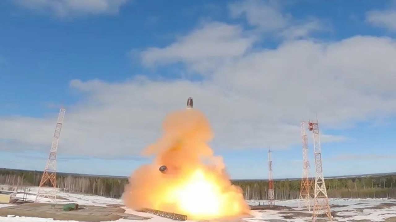 Foto - Şok eden gelişme: 'Gökten yağan meteorlar gibi olacak' denilen kıtalararası balistik füzenin testi başarısız oldu