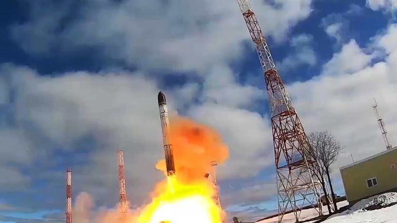 Foto - Şok eden gelişme: 'Gökten yağan meteorlar gibi olacak' denilen kıtalararası balistik füzenin testi başarısız oldu