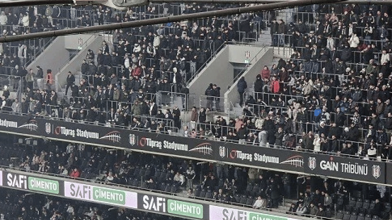 Foto - Şok eden tepki: Beşiktaş taraftarından 'Yönetim istifa' sesleri ortalığı karıştırdı!