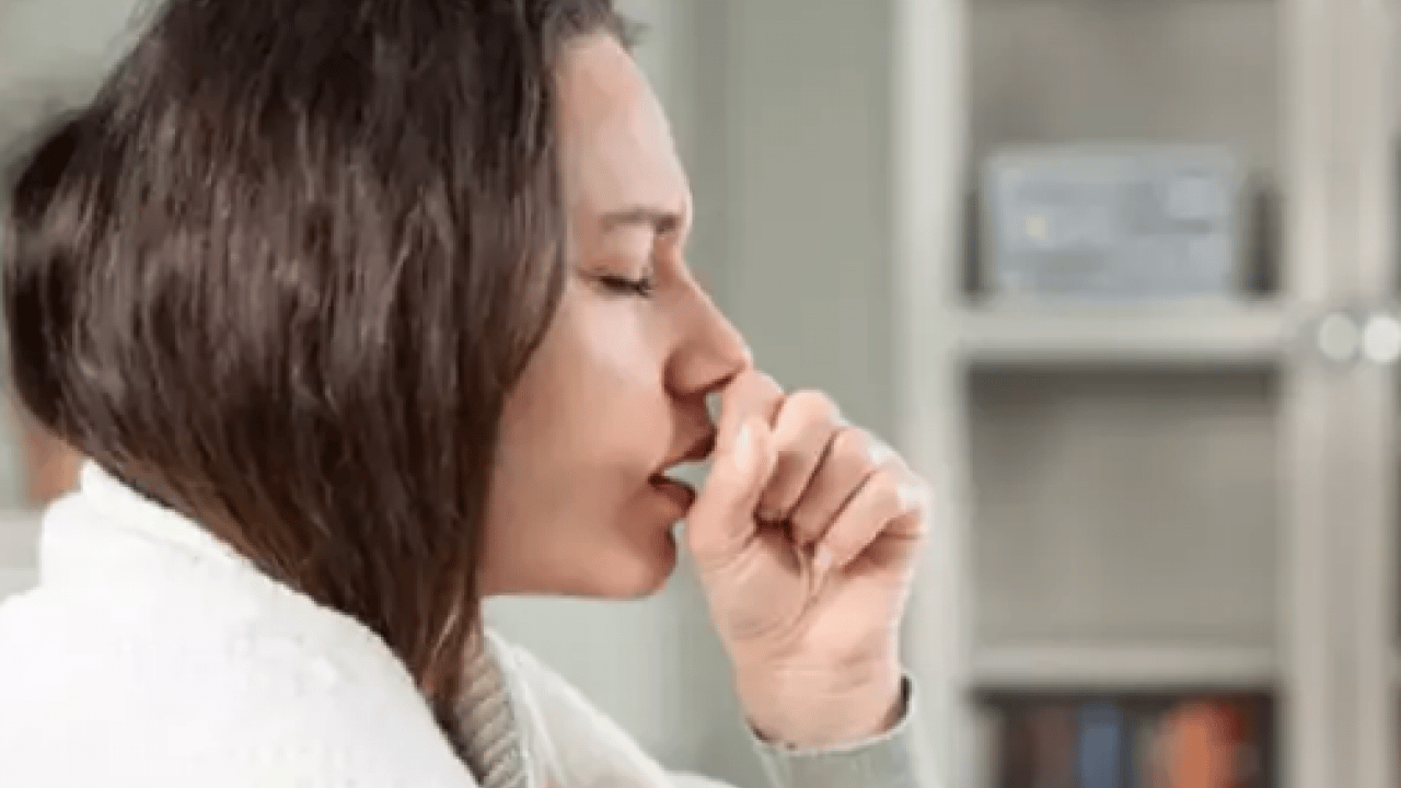 Şok etkisine dönüşebilir vücutta... Uzmanından uyarı: Kış aylarında ortaya çıkan inatçı öksürük...