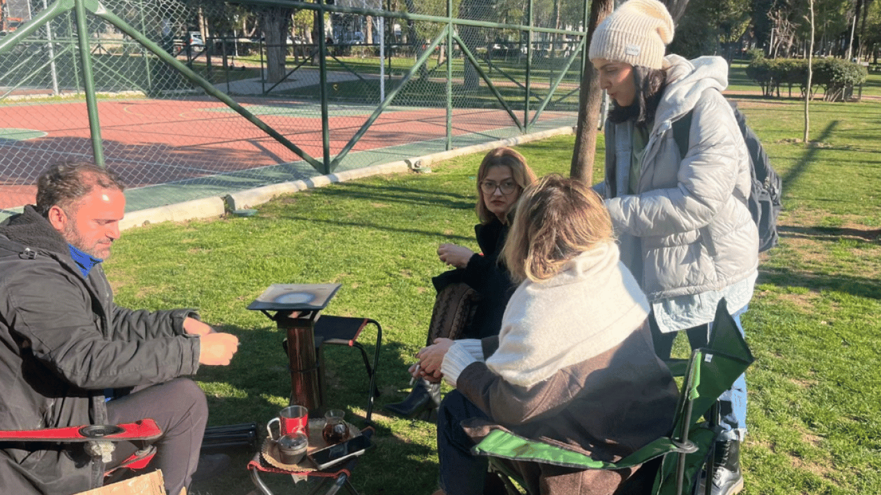 Foto - Sokak sokak gezip uyarıyor: Bu tuzağa düşen cezaevine bile girebilir!