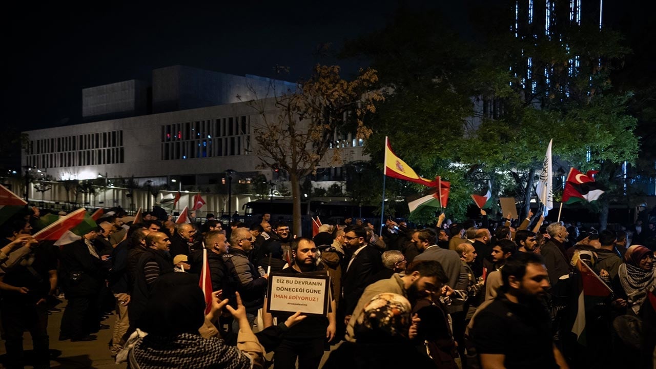 Foto - Sokaklara döküldüler! Küresel Sumud Filosu'na saldırıya öfke seli