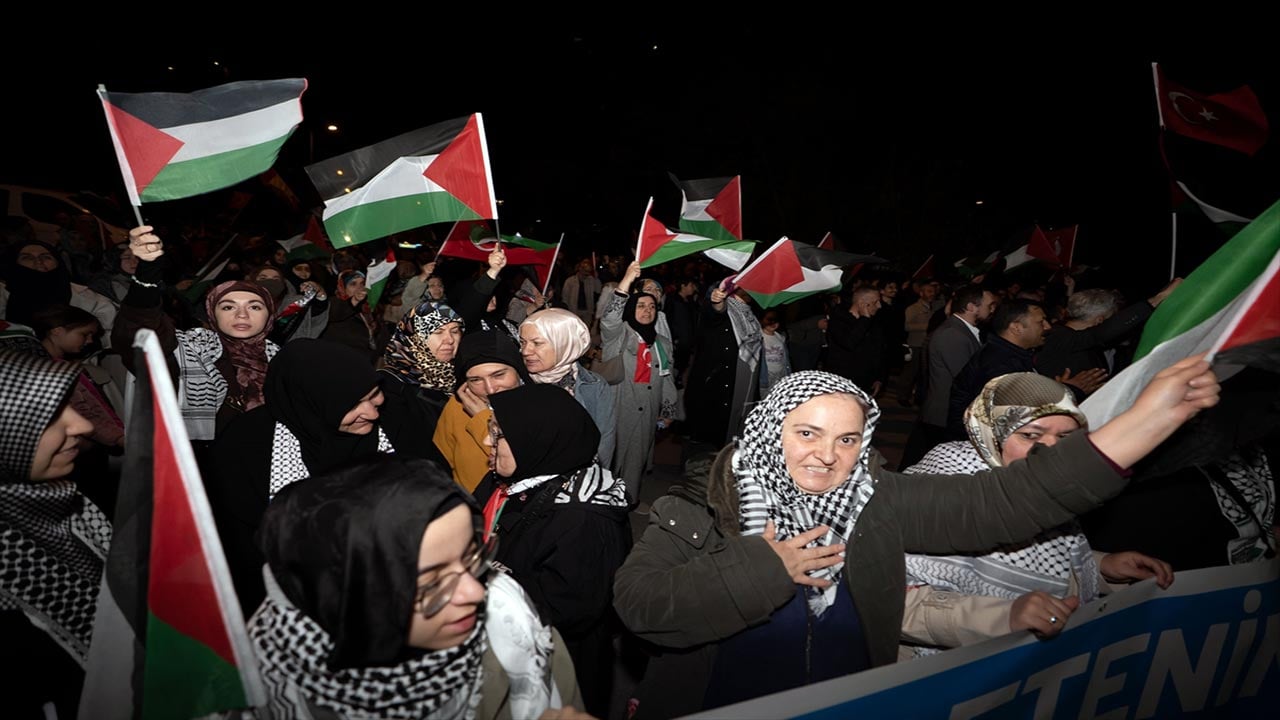 Foto - Sokaklara döküldüler! Küresel Sumud Filosu'na saldırıya öfke seli
