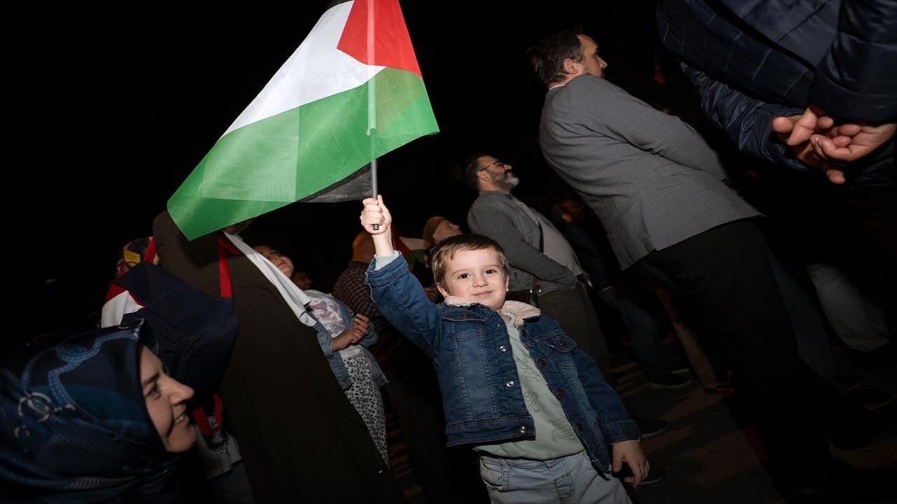 Foto - Sokaklara döküldüler! Küresel Sumud Filosu'na saldırıya öfke seli