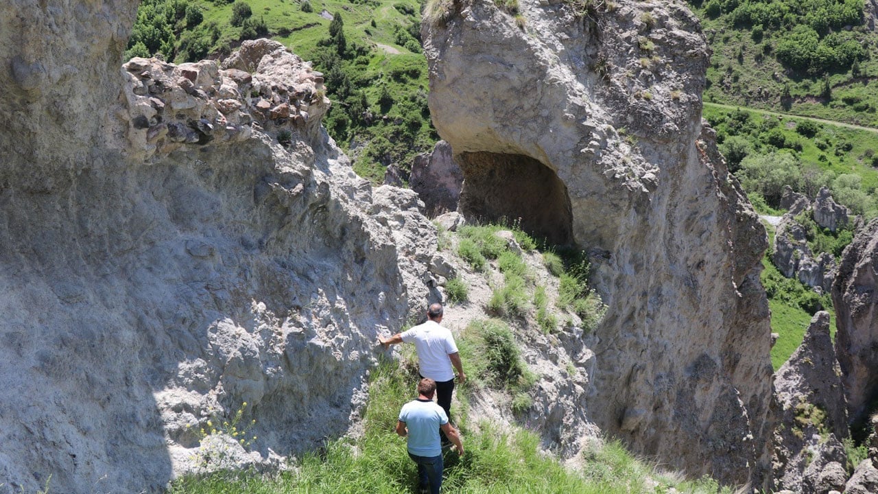 Foto - Solomon Kalesi turizme kazandırılmayı bekliyor! Bin 100 yıllık tarih yok olma tehlikesinde