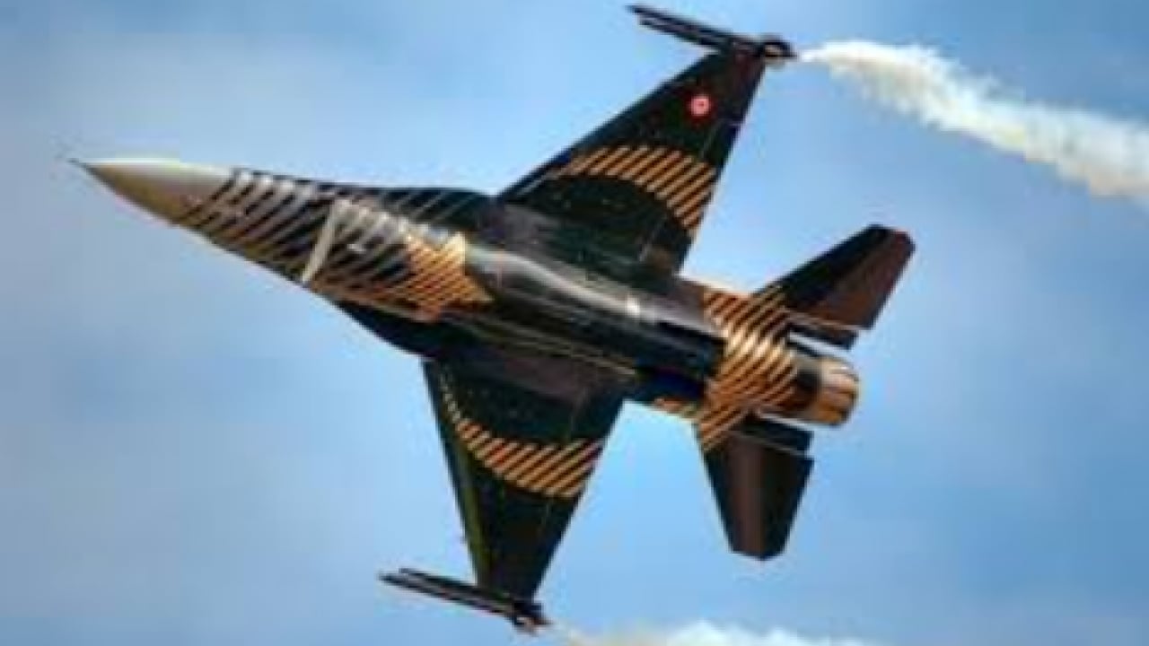 Foto - SOLOTÜRK’ten 23 Nisan’a özel F-16 şovu: Çelik kanatlar gösteri uçuşu gerçekleştirecek