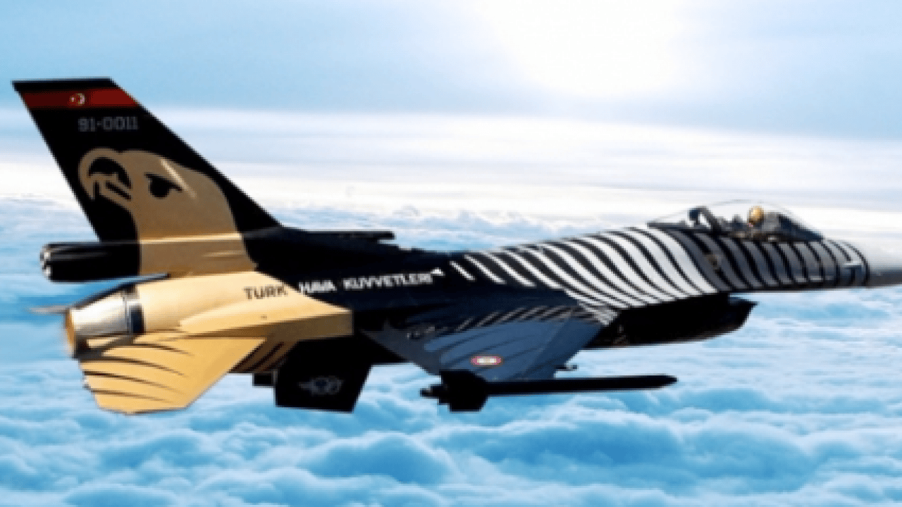 Foto - SOLOTÜRK’ten 23 Nisan’a özel F-16 şovu: Çelik kanatlar gösteri uçuşu gerçekleştirecek