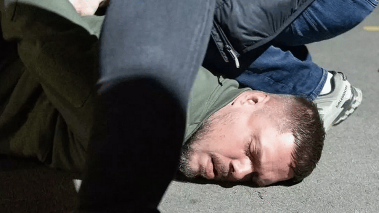 Foto - Son dakika kodu ile duyurdular: Ters kelepçe taktılar! Fenerbahçe ve Beşiktaş'ın eski yıldızı tutuklandı