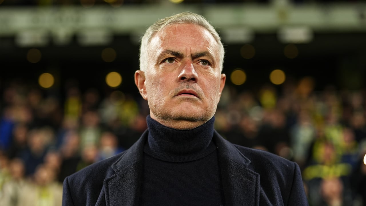 Foto - Son dönemde gerilimi tırmandırıyordu şimdi ise tam komedi yapıyor! Aç tavuk kendini darı ambarında sanırmış...